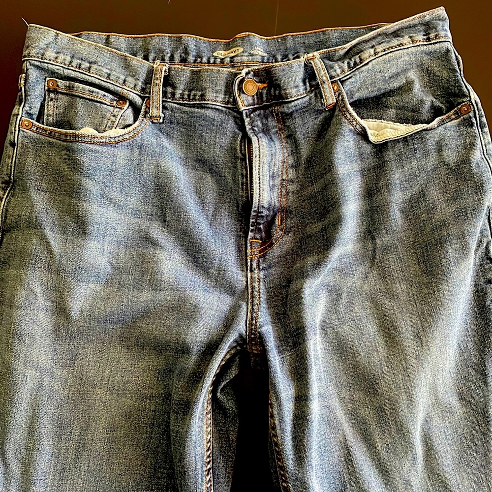 Old Navy 36x32 Loose Flex jeans. Medium to light medium rinse. EUC